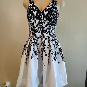 Lauren Ralph Lauren Black and White Floral V-Neck Fit & Flare Midi Dress